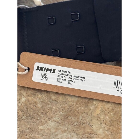 Skims Ultimate Push up Plunge Bra Onyx Size 32D - Picture 7 of 8